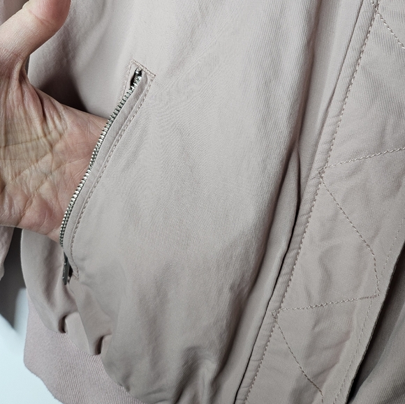 American Eagle Outfitters Lightweight Bomber Jacket Feminine Pale Pink Size S - Picture 5 of 9